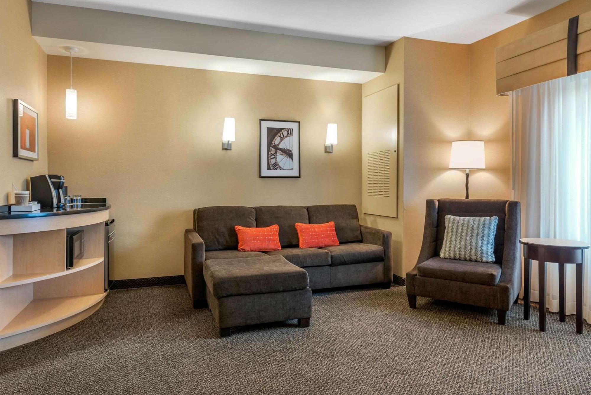 Cambria Hotel Akron - Canton Airport Uniontown Eksteriør bilde